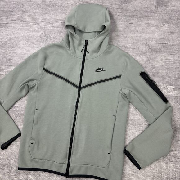 RARE Nike Sportswear Tech Fleece Hoodie Men S Small 'Mica Green' CU4489-330 EUC - Picture 9 of 12